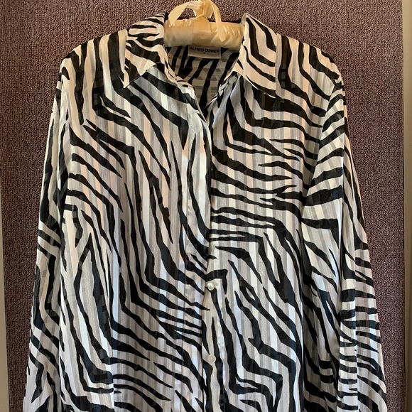 Alfred Dunner Zebra Print Button Down Long Sleeve Blouse - Picture 1 of 10